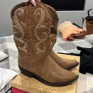 American rag natural cowgirl boots